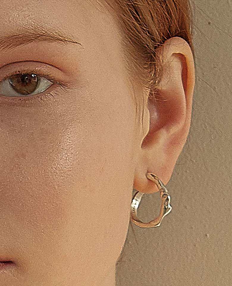Twist stone earring