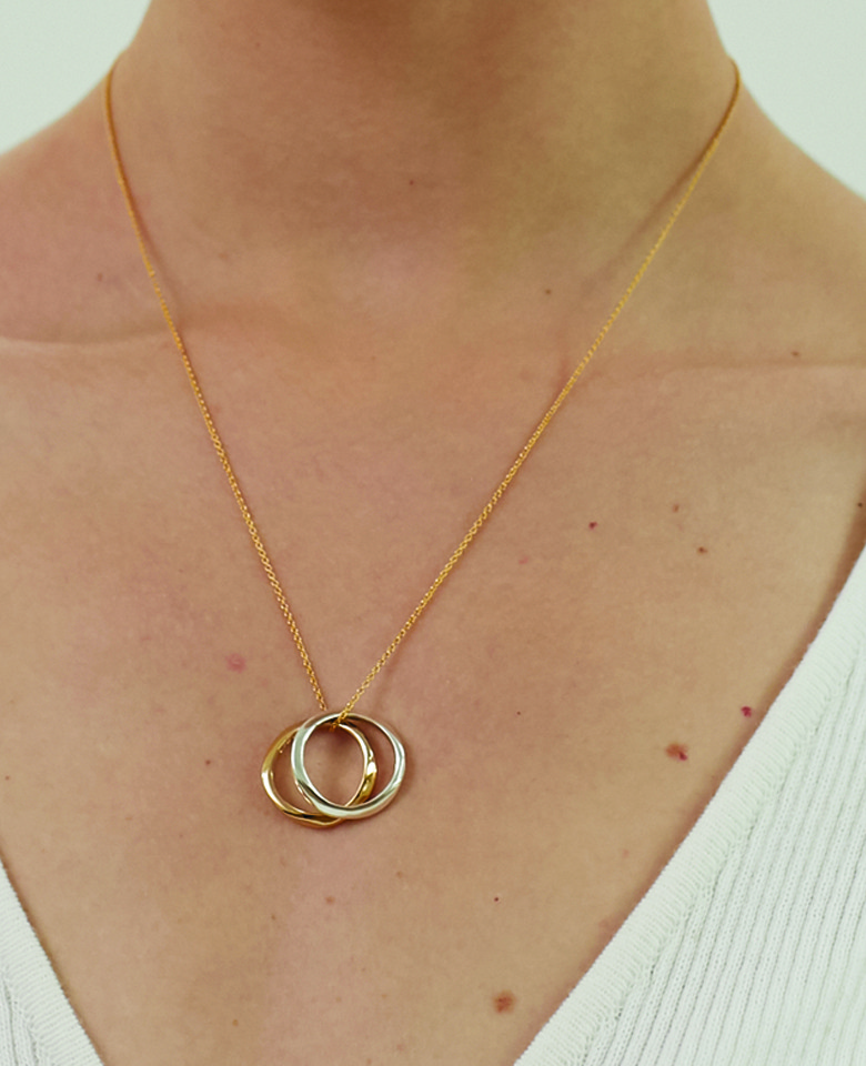 Bent two-ring necklace
