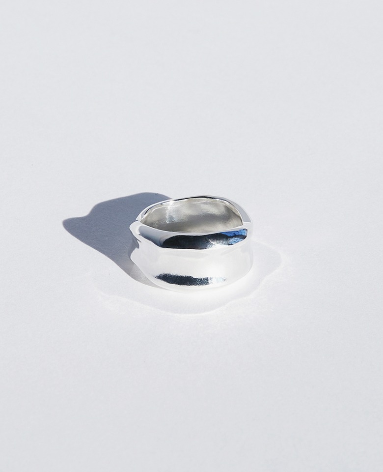 Melted bold ring